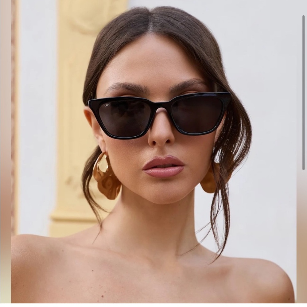 OTRA Chic Black Sunglasses